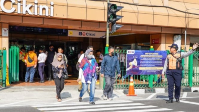 Pelican Crossing di Stasiun Cikini, Jakarta.
