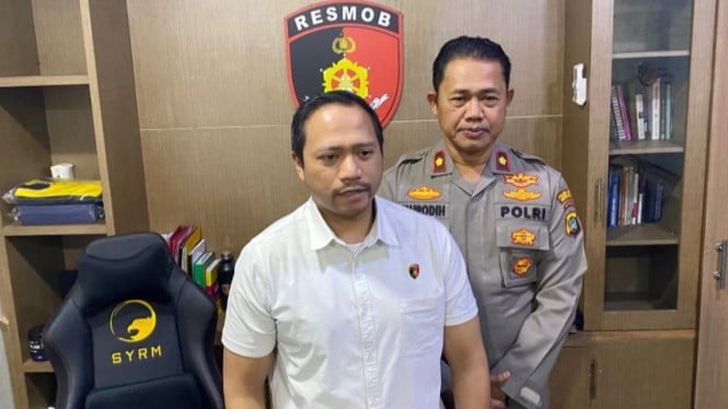 Kanit Resmob Satreskrim Polres Jaksel AKP Bima Sakti (kiri)