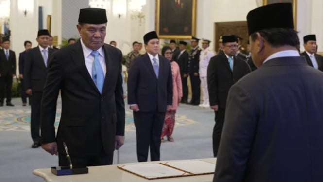 Letjen TNI (Purn.) Djamari Chaniago dilantik sebagai Menko Polkam