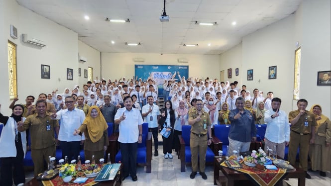 Program Mengajar di 66 sekolah yang digelar Pelindo