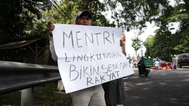 Warga Puncak hadang rombongan Menteri LH Hanif Faisol