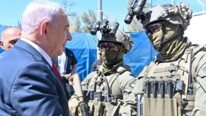 Perdana Menteri Israel Benjamin Netanyahu dan tentara Israel.