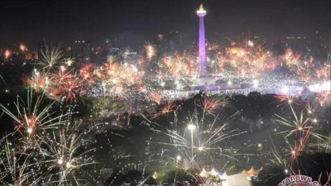 ILUSTRASI - Suasana Tahun Baru di Monas Jakarta, 2018