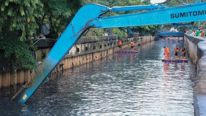 Kegiatan Jaga Jakarta Bersih digelar serentak pada Minggu (8/2).