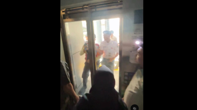 Terjebak di Lift LRT Kuningan