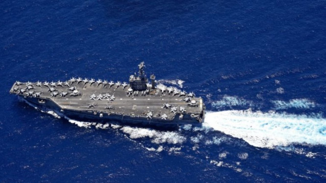 Kapal Induk USS Abraham Lincoln milik AS.