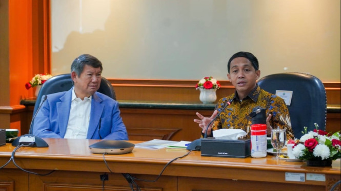 Ketua Satgas Inovasi Pembiayaan Pengelolaan Taman Nasional, Hashim Djojohadikusumo bersama Menhut RI Raja Juli Antoni