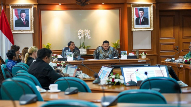 Menhut Raja Juli Antoni, di Kantor Kemenhut, Jakarta