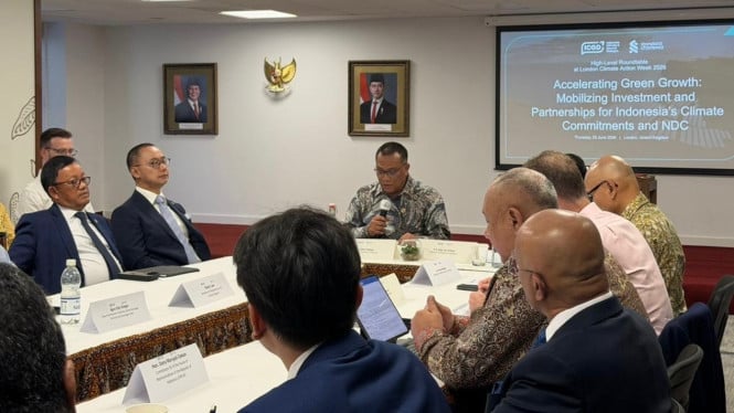 Menteri Lingkungan Hidup RI Jumhur Hidayat bicara di forum tingkat tinggi bertajuk "Accelerating Green Growth" di ajang London Climate Action Week,