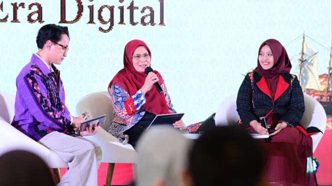 Workshop Kreasi Kriya Keluarga TUNAS bertema “Merajut Kehangatan di Era Digital”, di Trans Studio Mall Makassar
