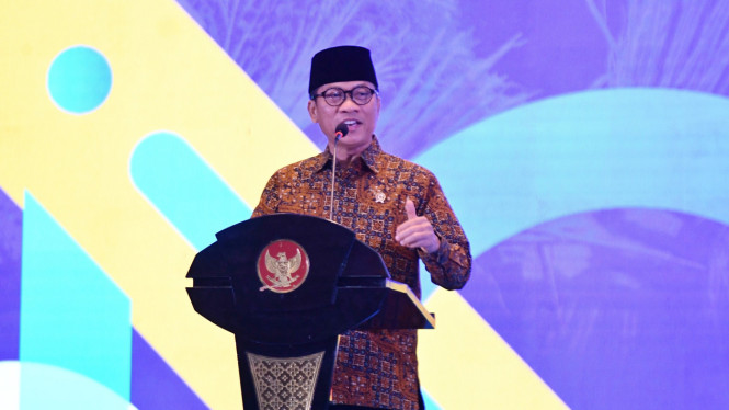 Menteri Desa dan Pembangunan Daerah Tertinggal (PDT) Yandri Susanto saat menghadiri Seminar Nasional KDKMP di Sasana Kriya TMII, Kamis 16/7