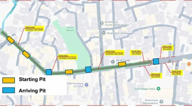Pemerintah Kota Jakarta Timur mulai mengerjakan proyek pembangunan saluran air dengan metode jacking di Jalan Raya PKP, Kelapa Dua Wetan.