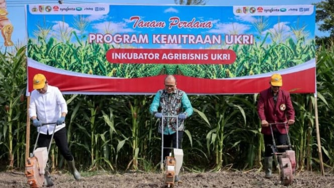 Pemerintah terus memperluas akses pembiayaan melalui Kredit Usaha Rakyat (KUR).