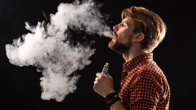 Ilustrasi Rokok Elektronik (Vape)