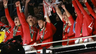 Casemiro dan Bruno Fernandes Terlibat Pertengkaran Usai Kemenangan Piala Liga Inggris