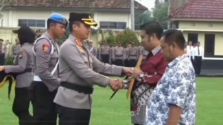 Kapolresta Magelang Beri Penghargaan Kepada Penabrak Remaja Bawa Clurit