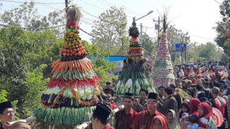 Peringati Haul Ki Ageng Singoprono, Warga Nglembu Boyolali Gelar Kirab Budaya