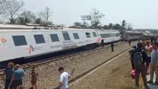 Kereta Api Argo Semeru Anjlok di Kulon Progo, Penumpang Panik dan Terjebak