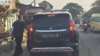 Viral! Mobil Pelat Dinas Polri di Tangerang Digunakan Untuk Kampanye Caleg