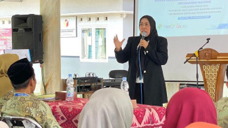 Maju Pilgub Jateng, Eko Suwarni Minta Restu Mbah Lepo
