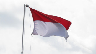Pemkab Banyumas Bagikan 2.000 Bendera Merah Putih, 11 Napiter Juga Dapat