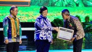 Gerakan Sekolah Lingkungan, Pj Gubernur Jateng Raih Penghargaan