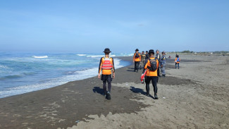 Tiga Santri Terseret Ombak Pantai Keburuhan Purworejo, 2 Hilang 1 Selamat