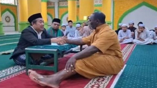 Legenda Persebaya Jacksen F Tiago Mengucap 2 Kalimat Syahadat, Resmi Memeluk Agama Islam