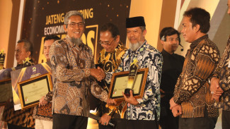 12 Daerah Terima Penghargaan 