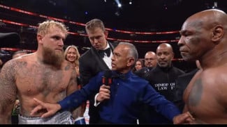 Terpaut 31 Tahun, Jake Paul Menang Angka Lawan Mike Tyson