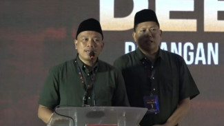Keok di Pilkada Pemalang 2024,  Vicky Prasetyo Pulang ke Jakarta Naik Angkutan Umum
