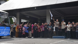 Lepas 16 Keluarga Transmigran Jateng ke Kalimantan dan Sulawesi, AHY Ingatkan Pesan Prabowo