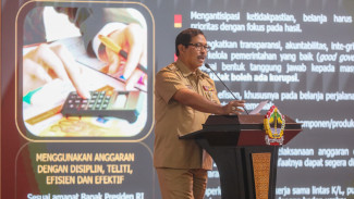 Pj Gubernur Jateng Serahkan DIPA dan TKD Senilai  Rp105,72 Triliun