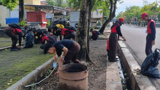 Keren! 458 Personel Pramuka Jemput Sampah Usai Perayaan Tahun Baru 2025