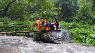 Petaka Longsor Saat Kemah di Jepara, 2 Remaja Tertimbun Tanah Selamat dan 1 Orang Hilang