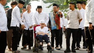 Berbaur dengan Ribuan Warga, Ahmad Luthfi Salat Ied di Lapangan Simpanglima Semarang