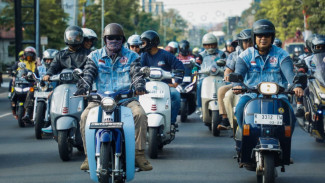 Motoran Semarang-Demak, Luthfi dan Taj Yasin Salurkan Bansos Kepada Warga Terdampak Rob