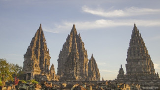Candi Prambanan Dibangun Jin? Ini Fakta di Balik Mitos Populernya