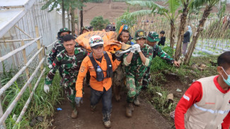 Update Korban Longsor Bandung Barat: Tim SAR Evakuasi 53 Kantong Jenazah, 27 Warga Masih Hilang