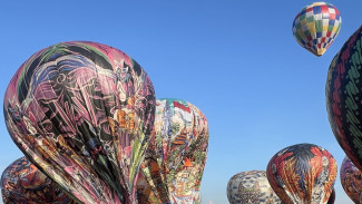 Melihat Kemeriahan Balon Udara Raksasa di Wonosobo, Alun Alun Dipadati Ribuan Wisatawan