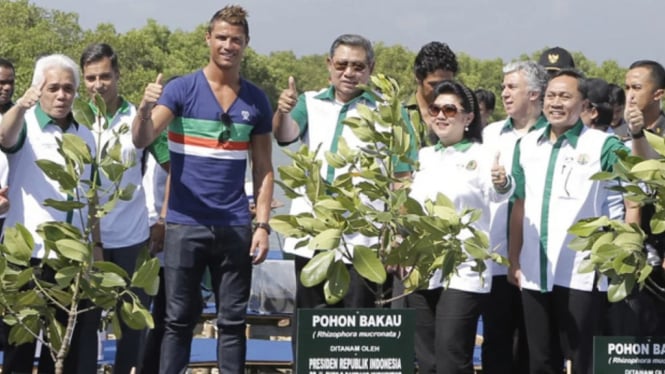 Ronaldo saat berkunjung ke Indonesia