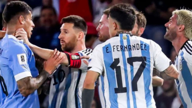 Leonal Messi marah ke pemain Uruguay