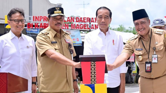 Jokowi resmikan jalan di Magelang