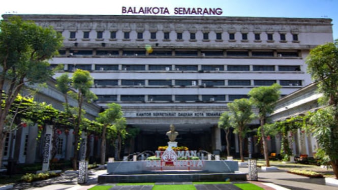 kantor balai kota semarang
