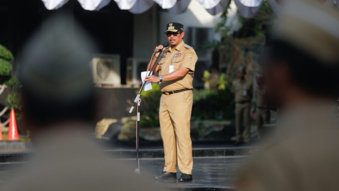 PJ Gubernur Nana Sudjana saat Apel di Kantor Gubernur Jateng