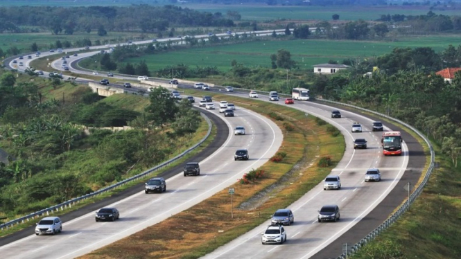 Jalan tol Transjawa