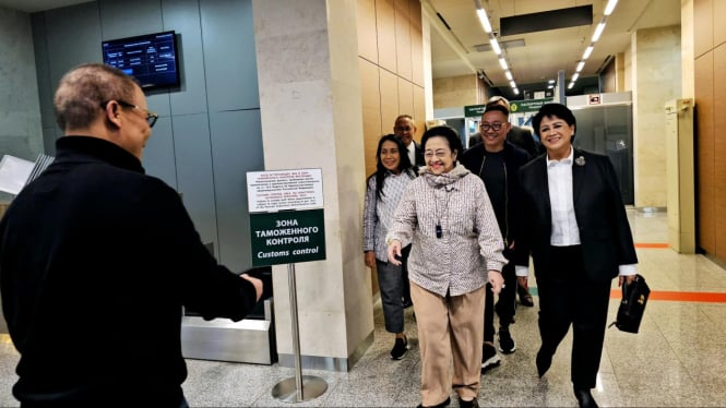 Presiden ke-5 RI Megawati Soekarnoputri tiba St. Petersburg, Rusia