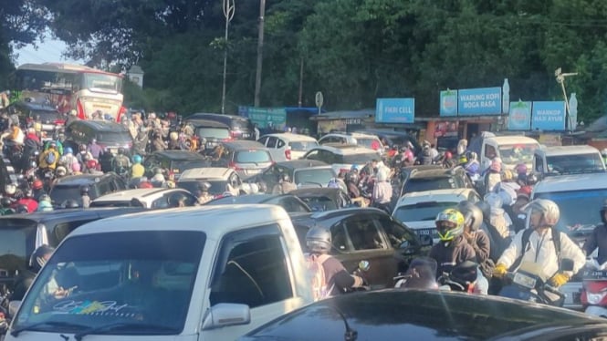 Macet di kawasan Puncak, Bogor