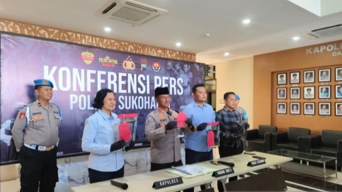 Polres Sukoharjo melakukan jumpa pers kasus santri tewas