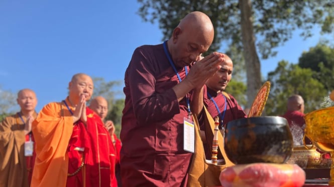 Dewan Sangha Buddha Dunia ziarah Candi Borobudur